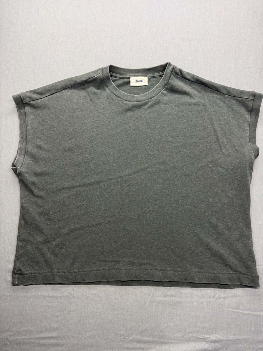 Elwood T-Shirt Size S Gray Cropped Heavyweight Cap Sleeve